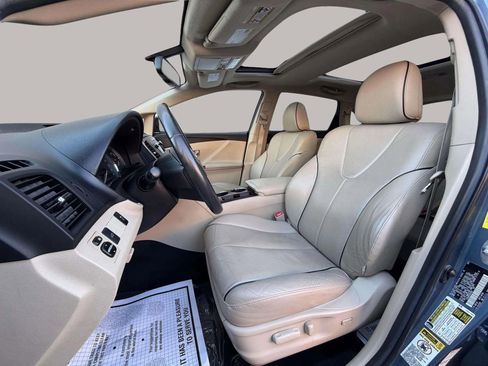 Used 2010 Toyota Venza AWD image 12