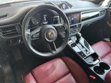 Certified 2024 Porsche Macan image 4