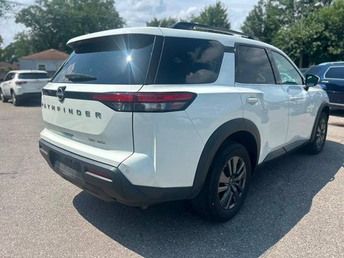 Used 2024 Nissan Pathfinder SV AWD/4WD image 5