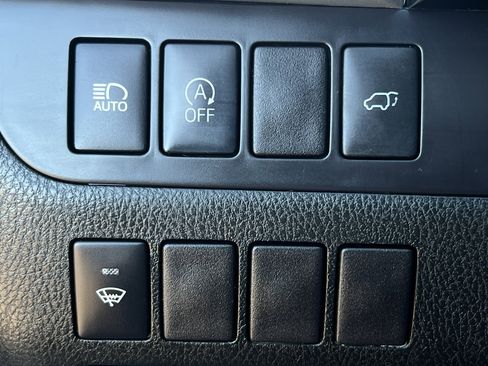 Used 2019 Toyota Highlander XLE image 24