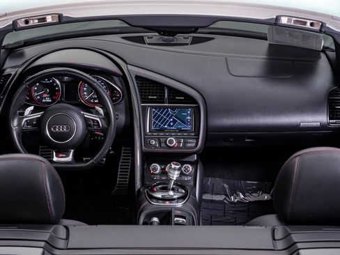 Used 2015 Audi R8 V10 w/ Full Leather Package image 21