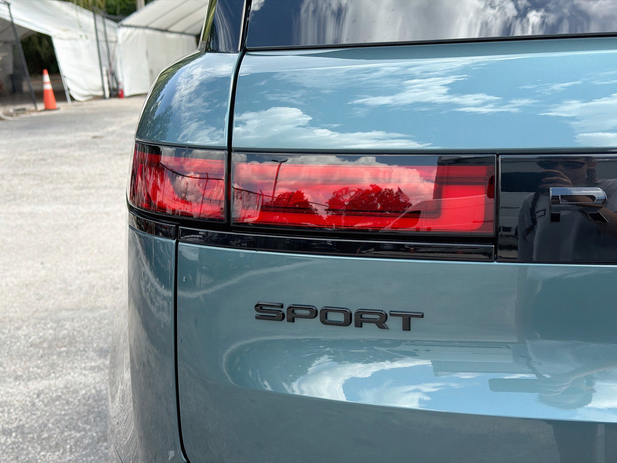 New 2027 Land Rover Range Rover Sport Dynamic SE AWD/4WD image 10