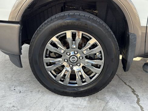 Used 2019 Nissan Titan Platinum Reserve w/ Platinum Utility Package image 10