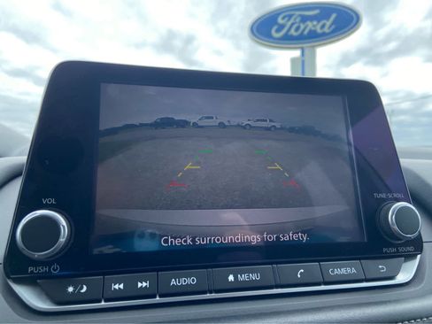 Used 2024 Nissan Rogue S AWD/4WD image 25