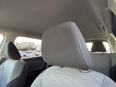 Used 2021 Nissan Rogue SV image 11