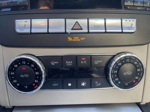 Used 2013 Mercedes-Benz C 300 C 300 Sport 4MATIC AWD 4dr Sed image 32