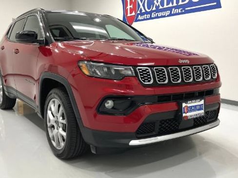 Used 2025 Jeep Compass Limited AWD/4WD image 5