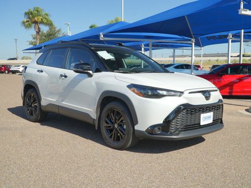 Used 2025 Toyota Corolla Cross AWD Hybrid image 3