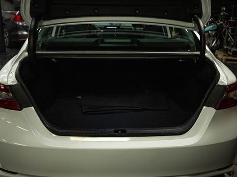 Used 2023 Toyota Camry SE image 7