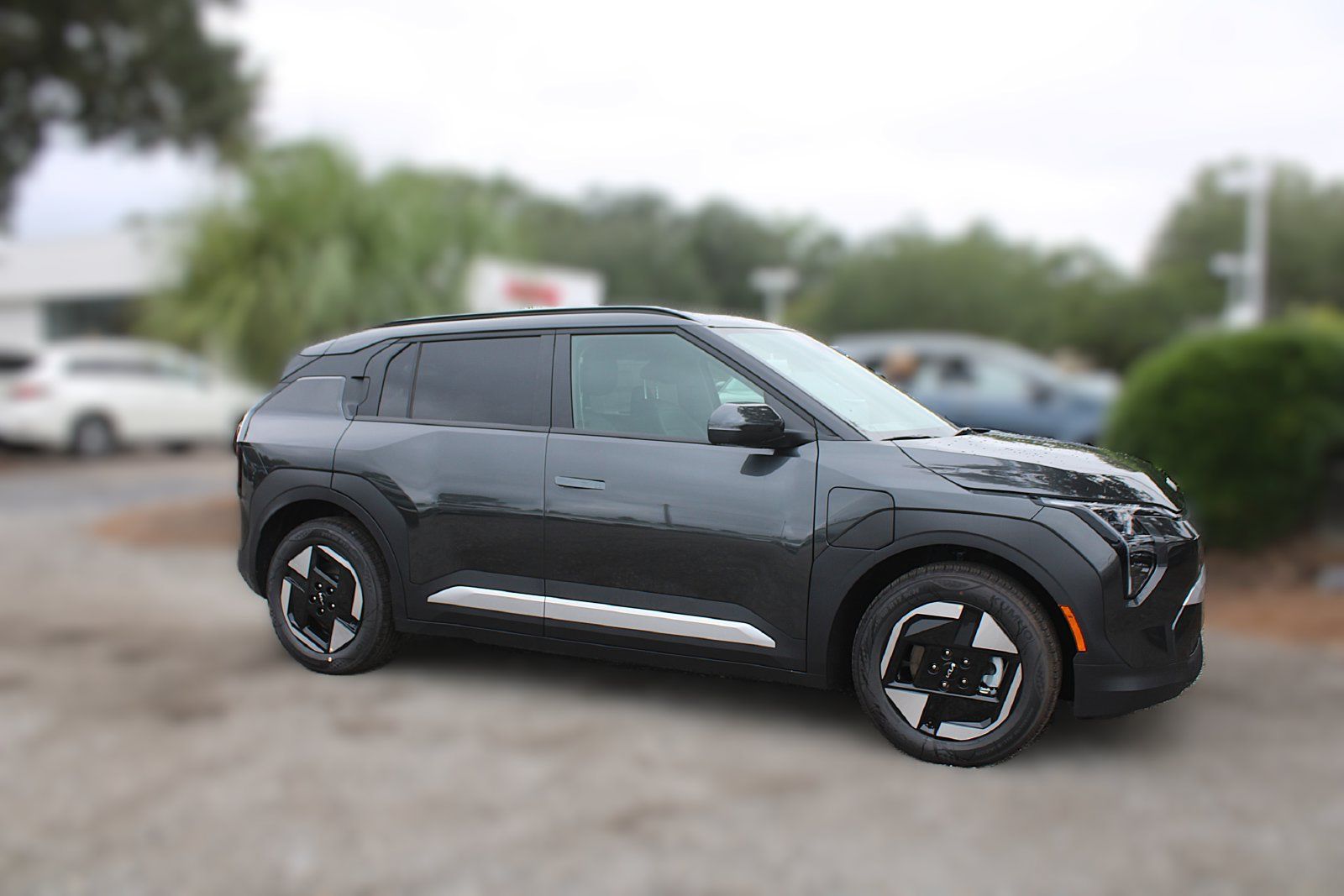 New 2027 Kia EV3 Wind FWD image 4