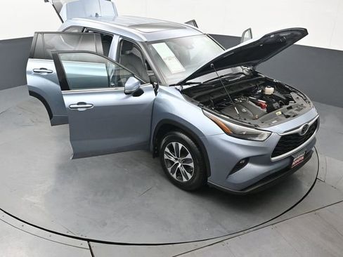 Certified 2022 Toyota Highlander XLE image 56
