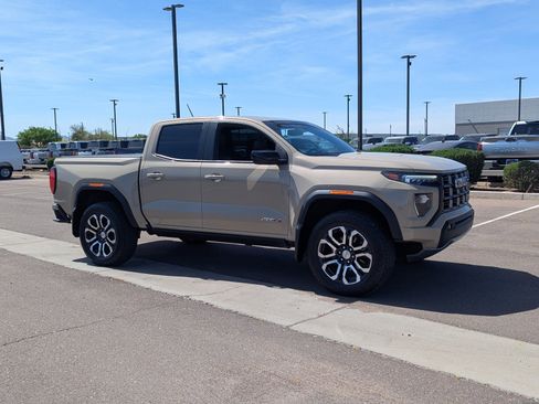 Used 2023 GMC Canyon AT4 w/ AT4 Premium Package image 7