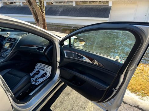 Used 2018 Lincoln MKZ Select w/ Select Plus Package image 18