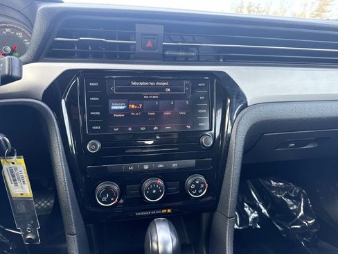 Certified 2021 Volkswagen Passat 2.0T S image 20