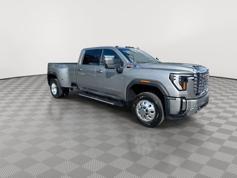 New 2026 GMC Sierra 3500 Denali w/ Denali Reserve Package AWD/4WD image 2