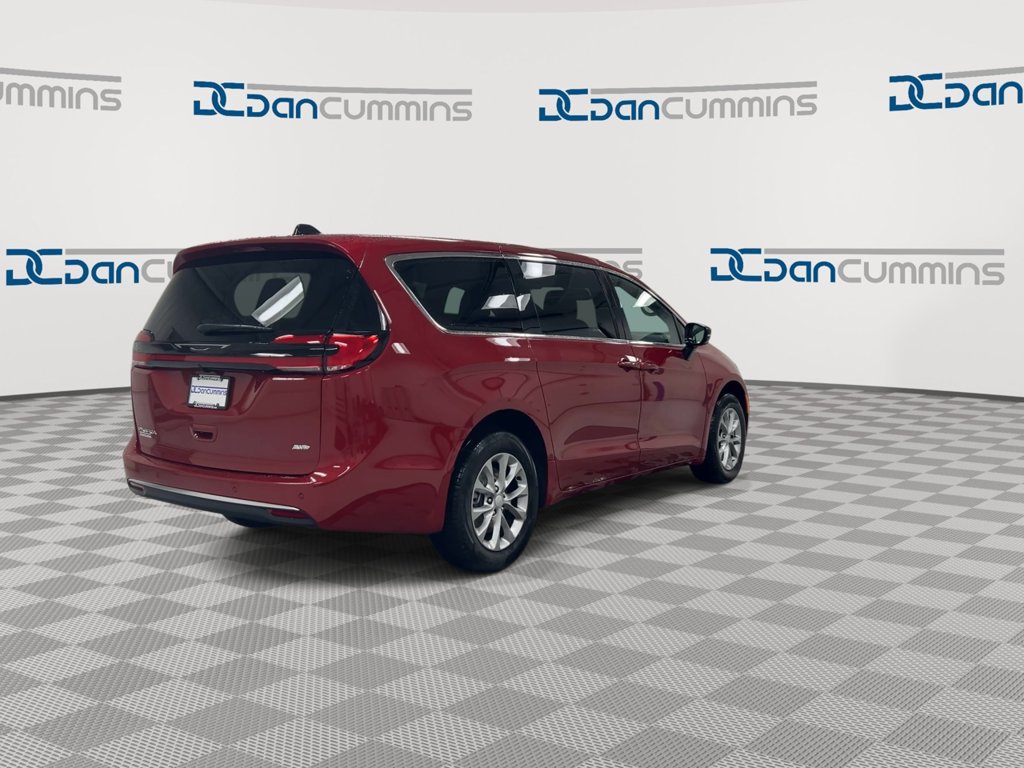 New 2027 Chrysler Pacifica Select AWD/4WD image 8