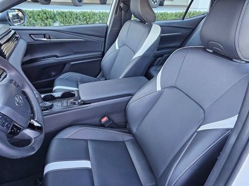 Used 2026 Toyota Camry SE FWD image 17