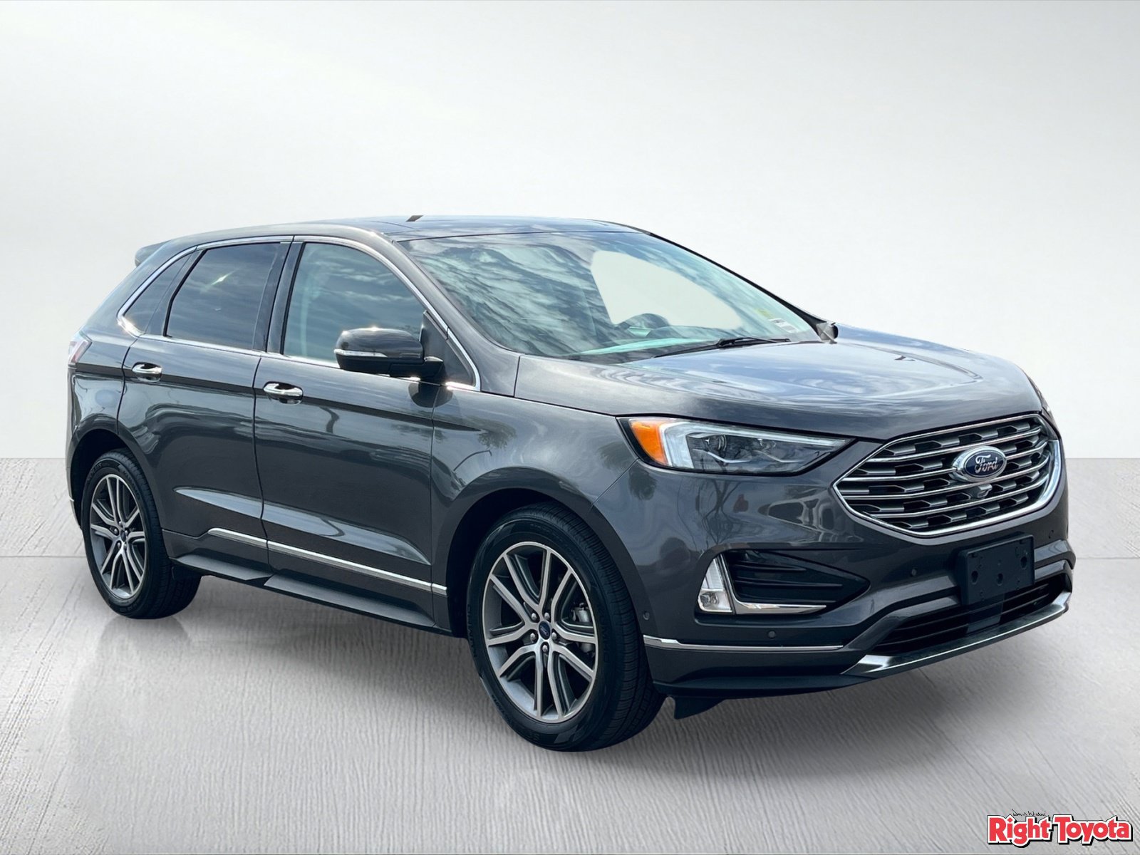 Used 2019 Ford Edge Titanium w/ Equipment Group 301A FWD image 8