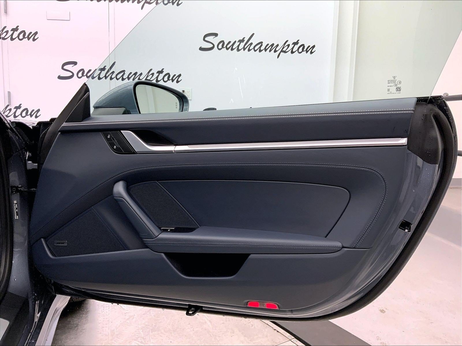 Used 2026 Porsche 911 Carrera RWD image 29
