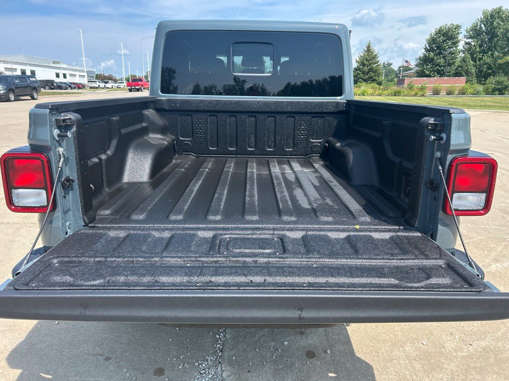 Used 2026 Jeep Gladiator Sport AWD/4WD image 20