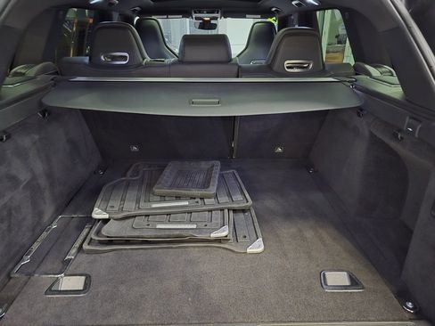 Used 2022 Land Rover Range Rover Sport SVR image 47