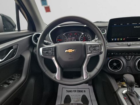 Used 2025 Chevrolet Blazer LT FWD image 12