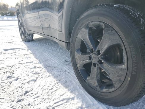 Used 2020 Jeep Compass Latitude image 33