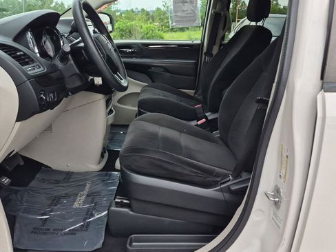 Used 2013 Dodge Grand Caravan SE FWD image 10