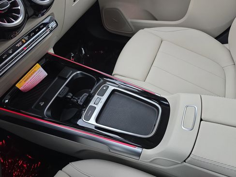 New 2026 Mercedes-Benz GLB 250 4MATIC image 25
