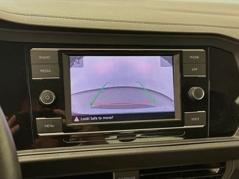 Used 2024 Volkswagen Jetta SE FWD image 22