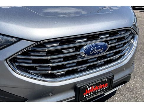 Used 2022 Ford Edge Titanium image 30