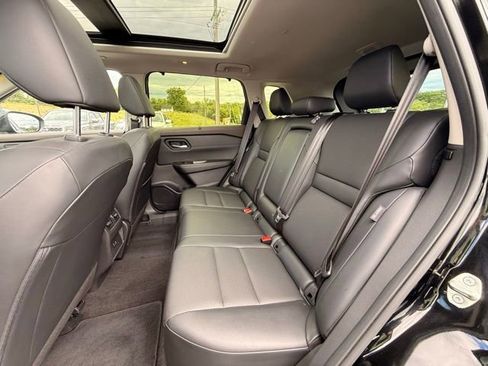 Certified 2023 Nissan Rogue SV w/ SV Premium B Package AWD/4WD image 17