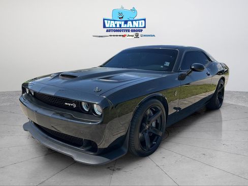 Used 2018 Dodge Challenger SRT Hellcat image 1