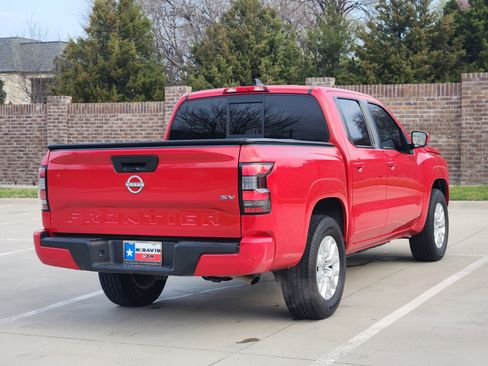 Used 2022 Nissan Frontier SV image 6