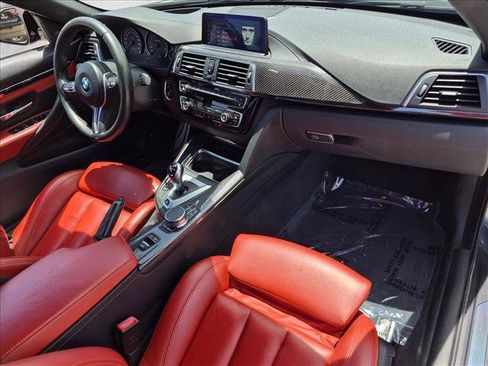 Used 2018 BMW M4 Convertible RWD image 22