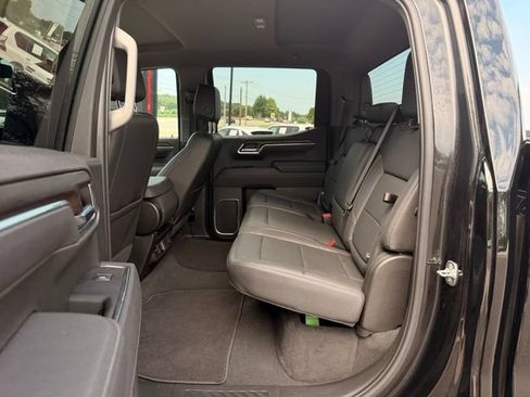 Used 2025 GMC Sierra 1500 SLT AWD/4WD image 13