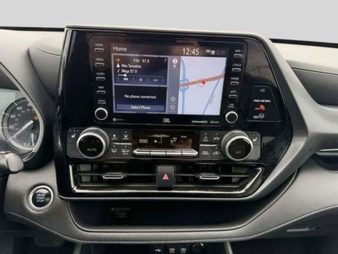 Used 2021 Toyota Highlander XSE AWD/4WD image 26