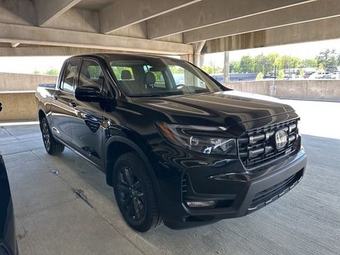 Certified 2025 Honda Ridgeline Sport image 3