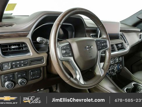 Certified 2022 Chevrolet Suburban Z71 w/ Off-Road Capability Package AWD/4WD image 4
