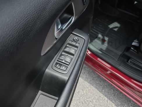 Used 2022 Chrysler Pacifica Limited w/ S Appearance Package FWD image 17