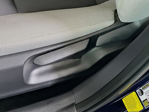 Used 2025 Toyota Corolla LE FWD image 13