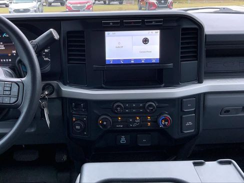 Used 2023 Ford F550 4x4 Crew Cab Super Duty image 6