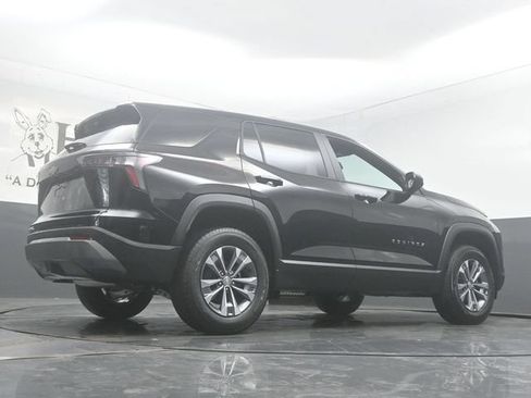 New 2026 Chevrolet Equinox LT w/ Convenience Package II FWD image 11