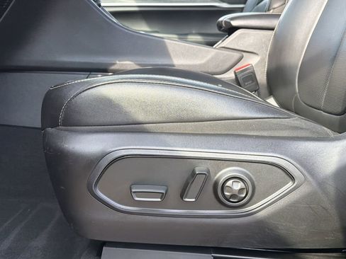 Used 2024 Jeep Grand Cherokee L Limited w/ Luxury Tech Group II image 24