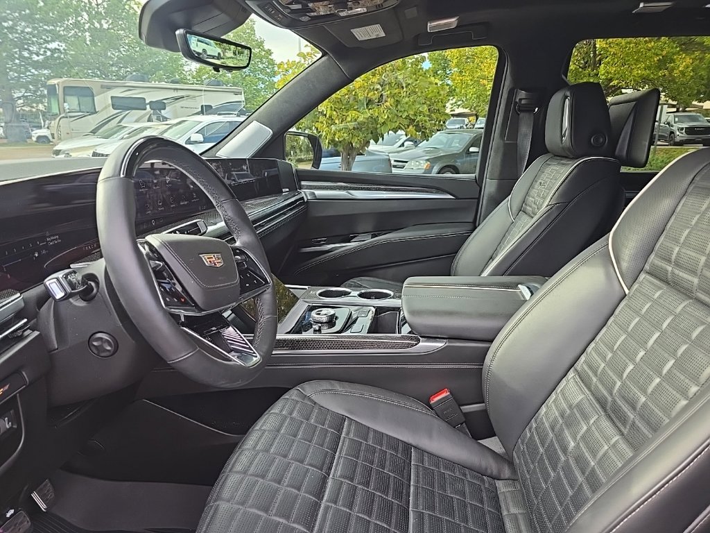 Used 2025 Cadillac Escalade V w/ LPO, ONYX Package AWD/4WD image 9