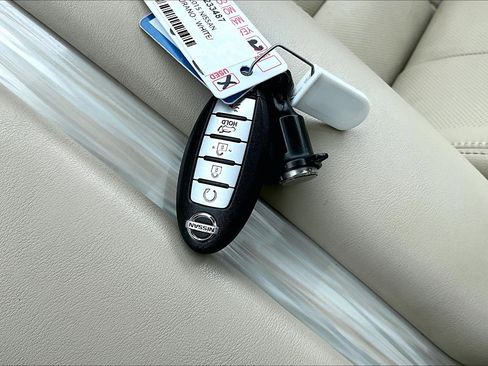 Used 2015 Nissan Murano Platinum w/ Platinum Technology Package AWD/4WD image 12