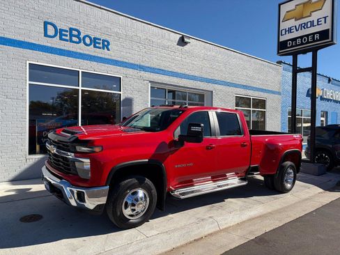 Used 2024 Chevrolet Silverado 3500 LT w/ Convenience Package image 1
