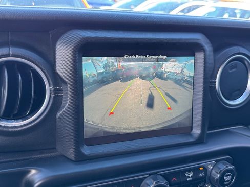 Used 2021 Jeep Wrangler Unlimited Sahara w/ Cold Weather Group image 31