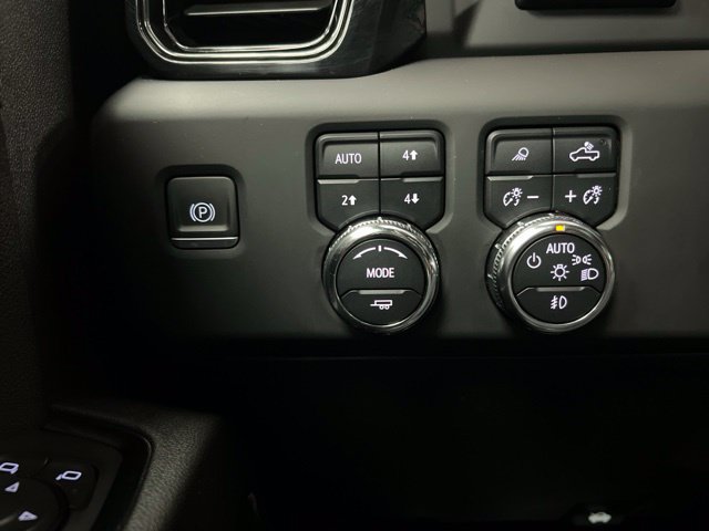 Used 2024 GMC Sierra 3500 AT4 w/ AT4 Premium Plus Package AWD/4WD image 30
