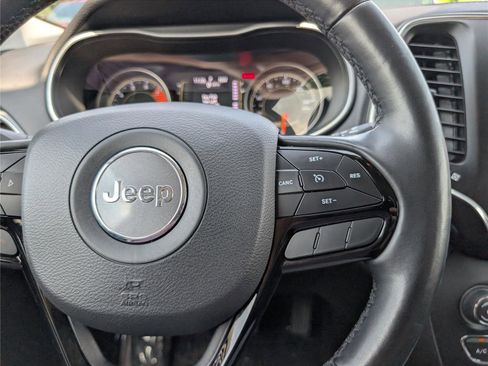 Used 2020 Jeep Cherokee Latitude Plus AWD/4WD image 24